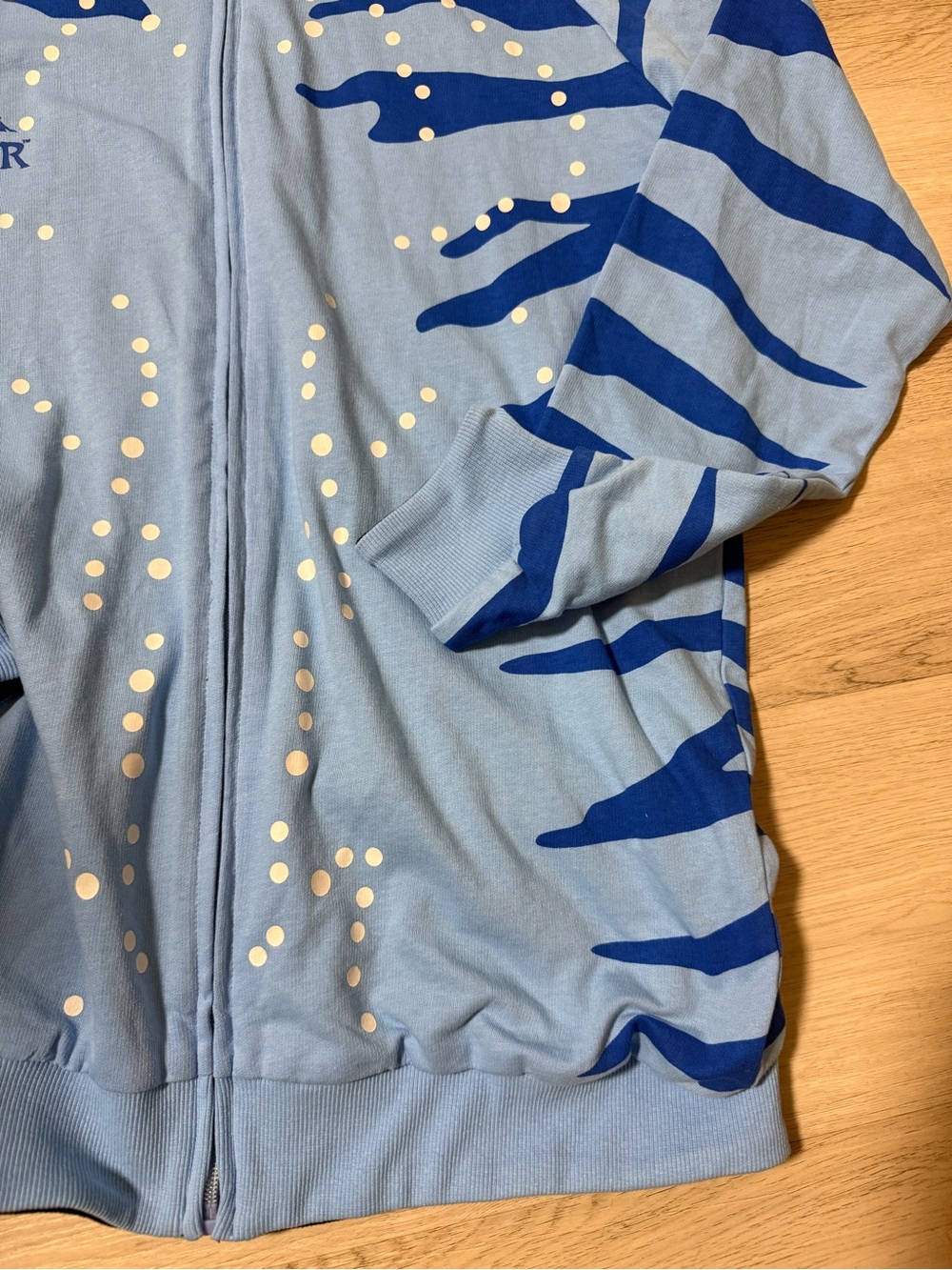 RARE AVATAR Fire & Ash Movie REVERSIBLE Promo Na’vi Hoodie Ears Disney Sz Small - Picture 4 of 9